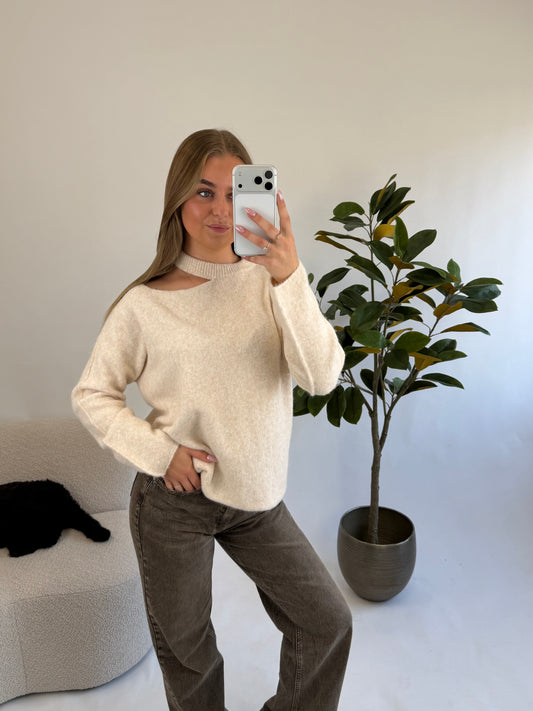 Elin Cut-Out Knit – Cream