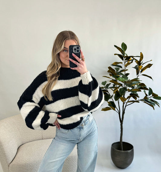 Sofia Sweater Black/White