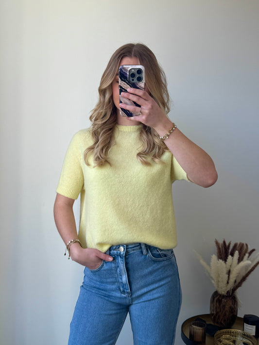 Fien yellow top